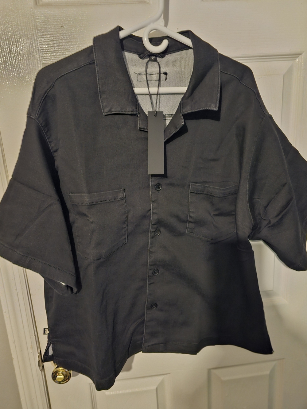 Men's ANANKE Short Sleeve Button-Up Shirt in Charcoal Black